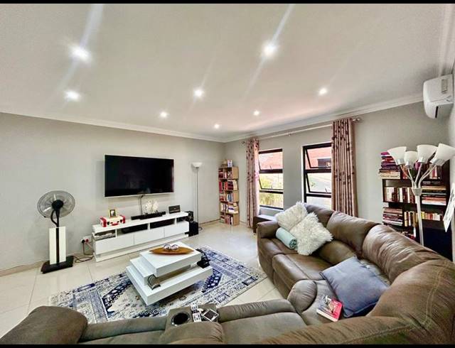 4 BEDROOM HOUSE FOR SALE IN MELODIE